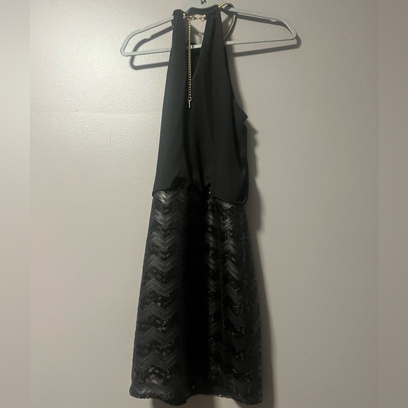 Guess dress size 4 - Picture 2 of 3